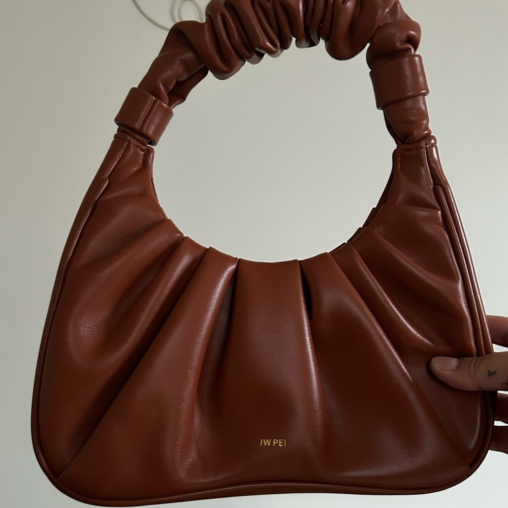 JW PEI Gabbi hobo bag barely used with duster